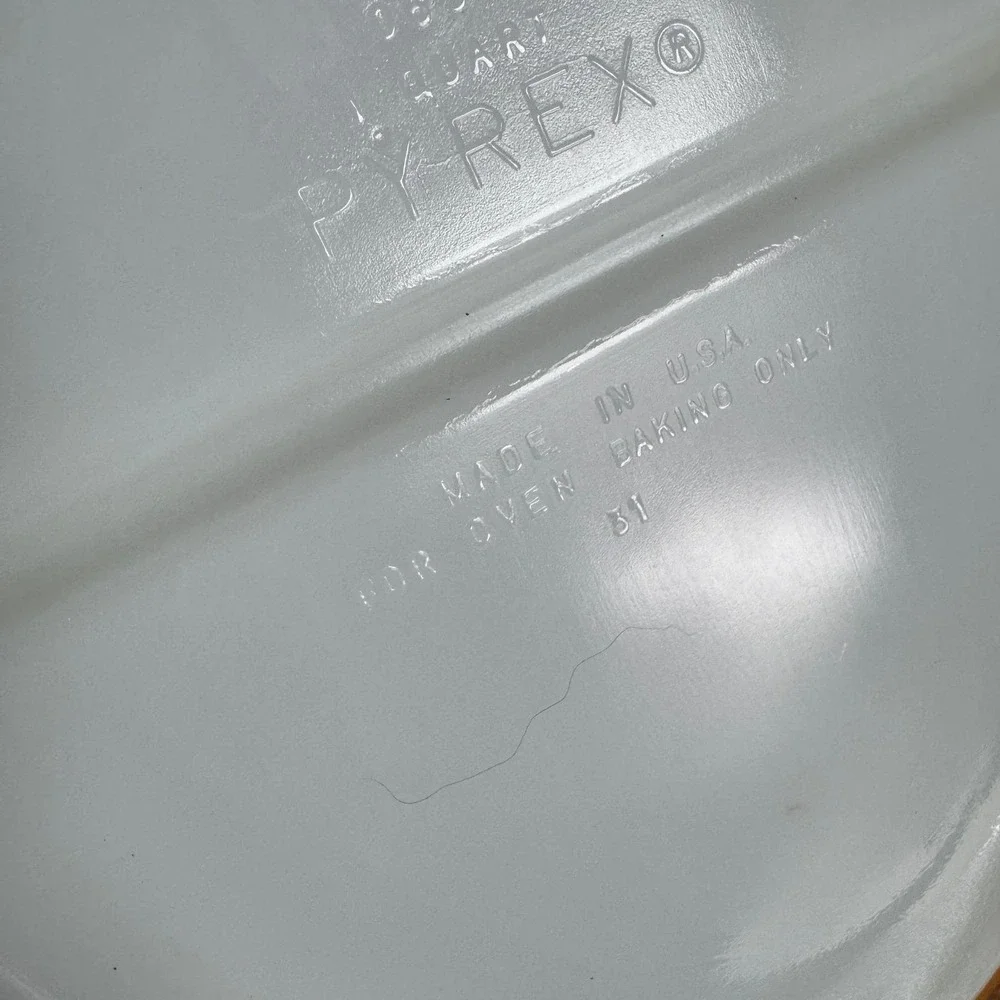 Pyrex 063 1‎ qt Divided Casserole Dish Orange with lid